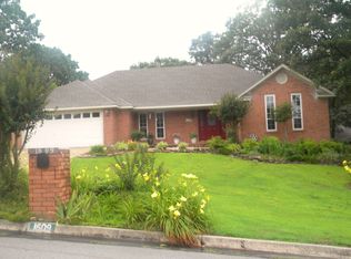 1609 Valley View St, Van Buren, AR 72956
