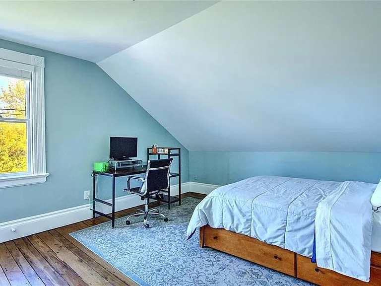240 Brown St #2 — Photo 34