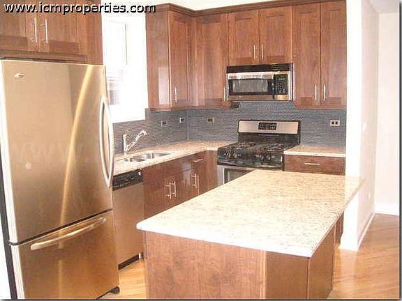 2nd image of 2328 N Greenview Ave #1V