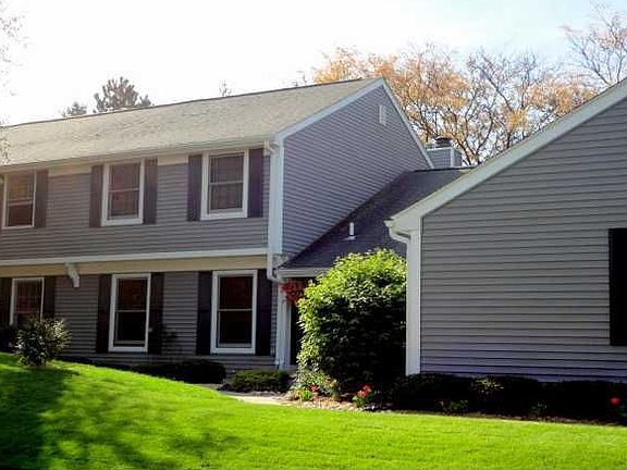 2nd image of 1223 Chartwell Carriage Way N