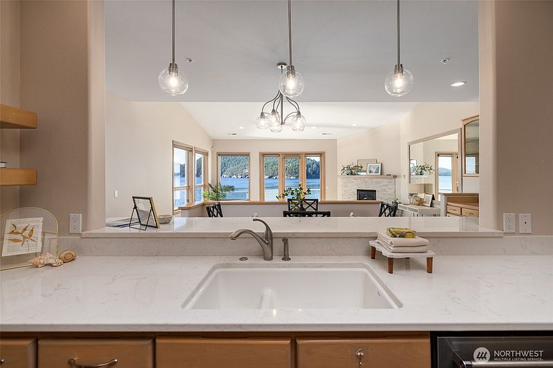 5th image of 2401 Skyline Way #203 E.