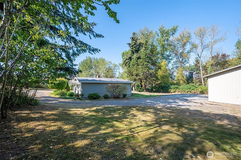 4th image of 620 Telegraph Road