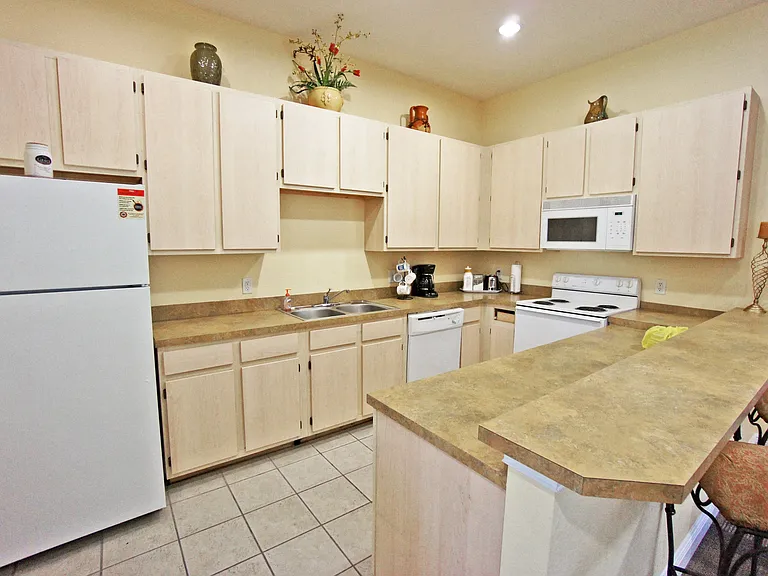 Grande Court Apartments at Boggy Creek — Photo 11