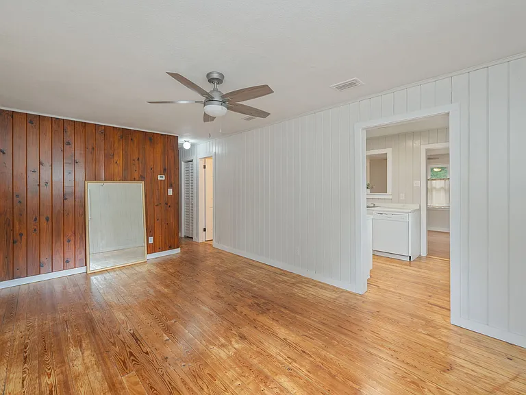 812 E Edney Ave — Photo 6