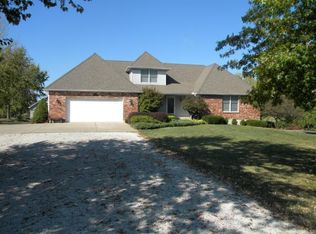 17801 168th St, Basehor, KS 66007