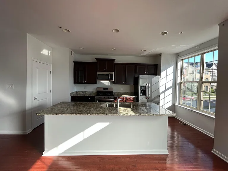 9507 Smithview Pl — Photo 8