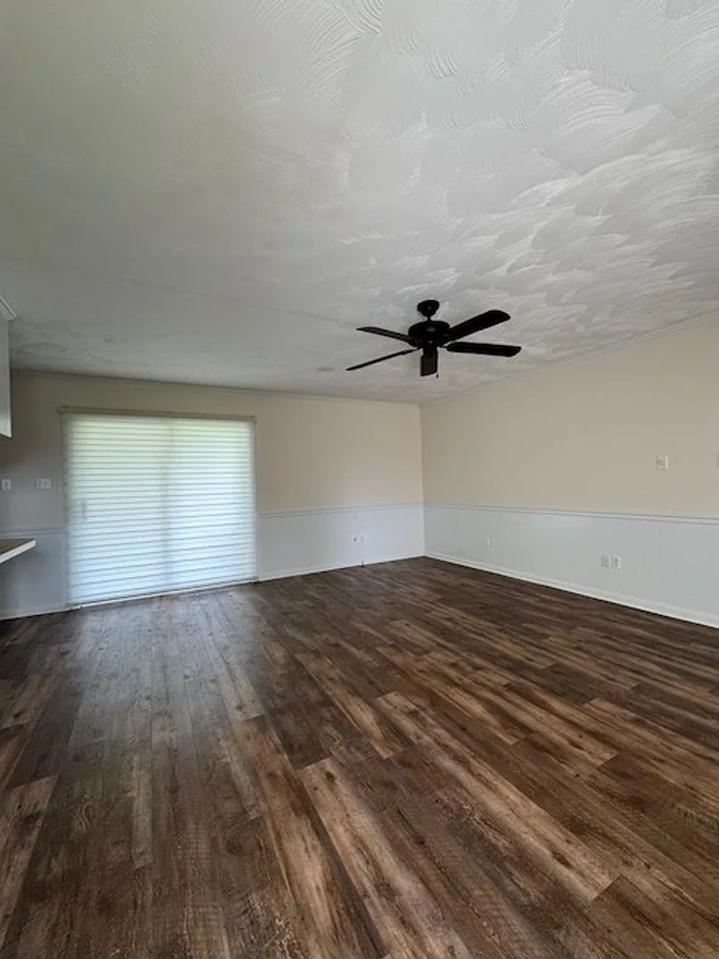 1100 O'Berry Road — Photo 2