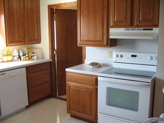 2nd image of 2850 Crane Ave