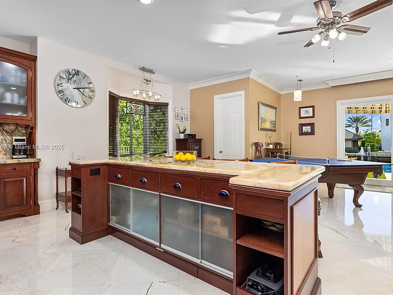 70 Bay Colony Ln — Photo 30