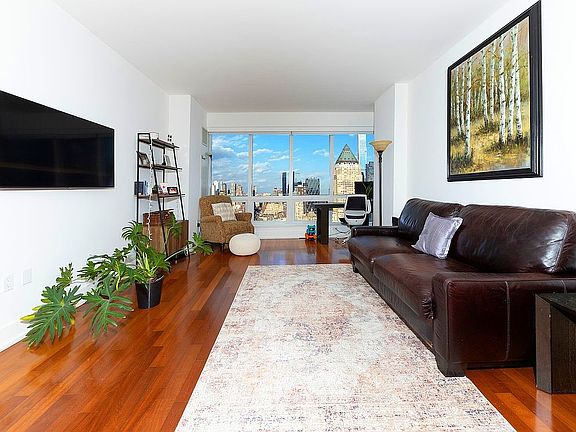 4th image of 350 W 42nd St APT 40C