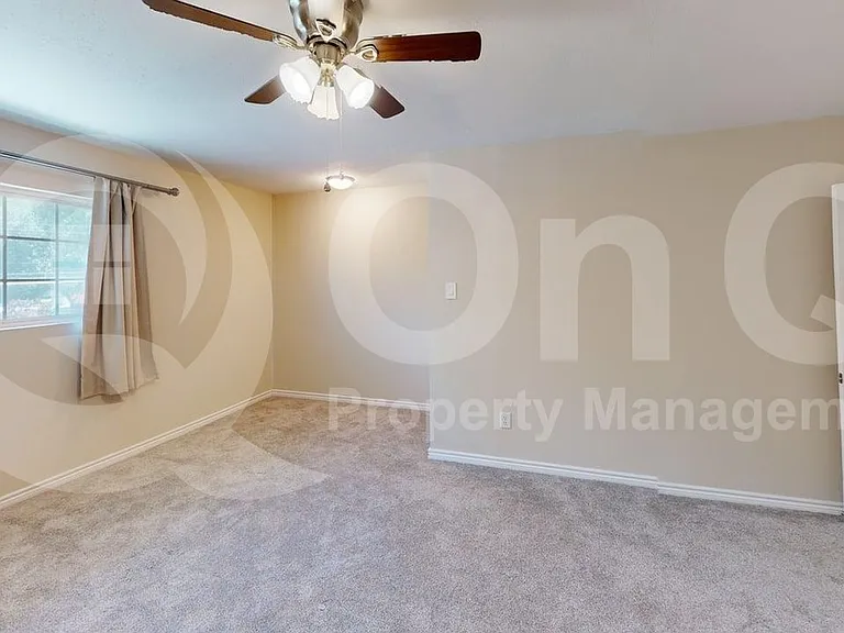 7804 Village Trail Dr — Photo 10