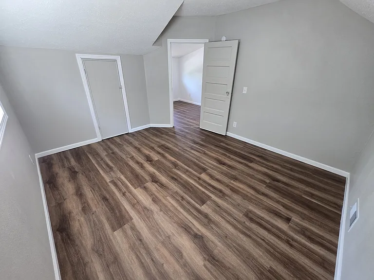 3532 Fullerton Ave — Photo 56