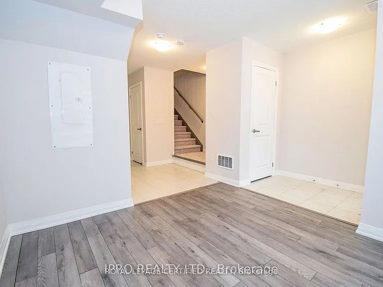 585 Colborne St E #404 — Photo 6