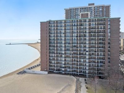 5901 N Sheridan Rd APT 16C, Chicago, IL, 60660