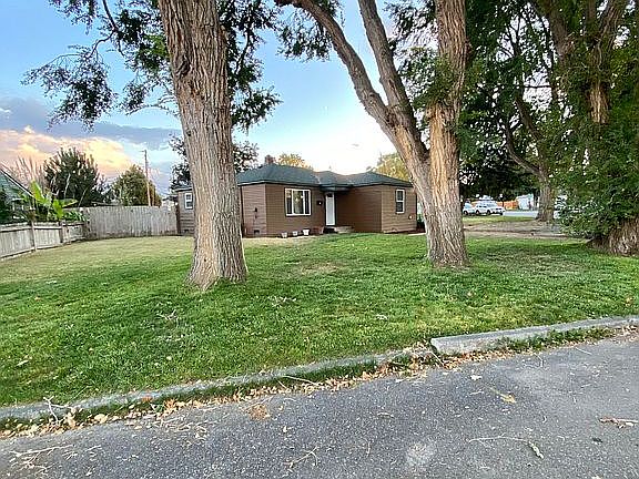 2nd image of 2309 W 6th Ave