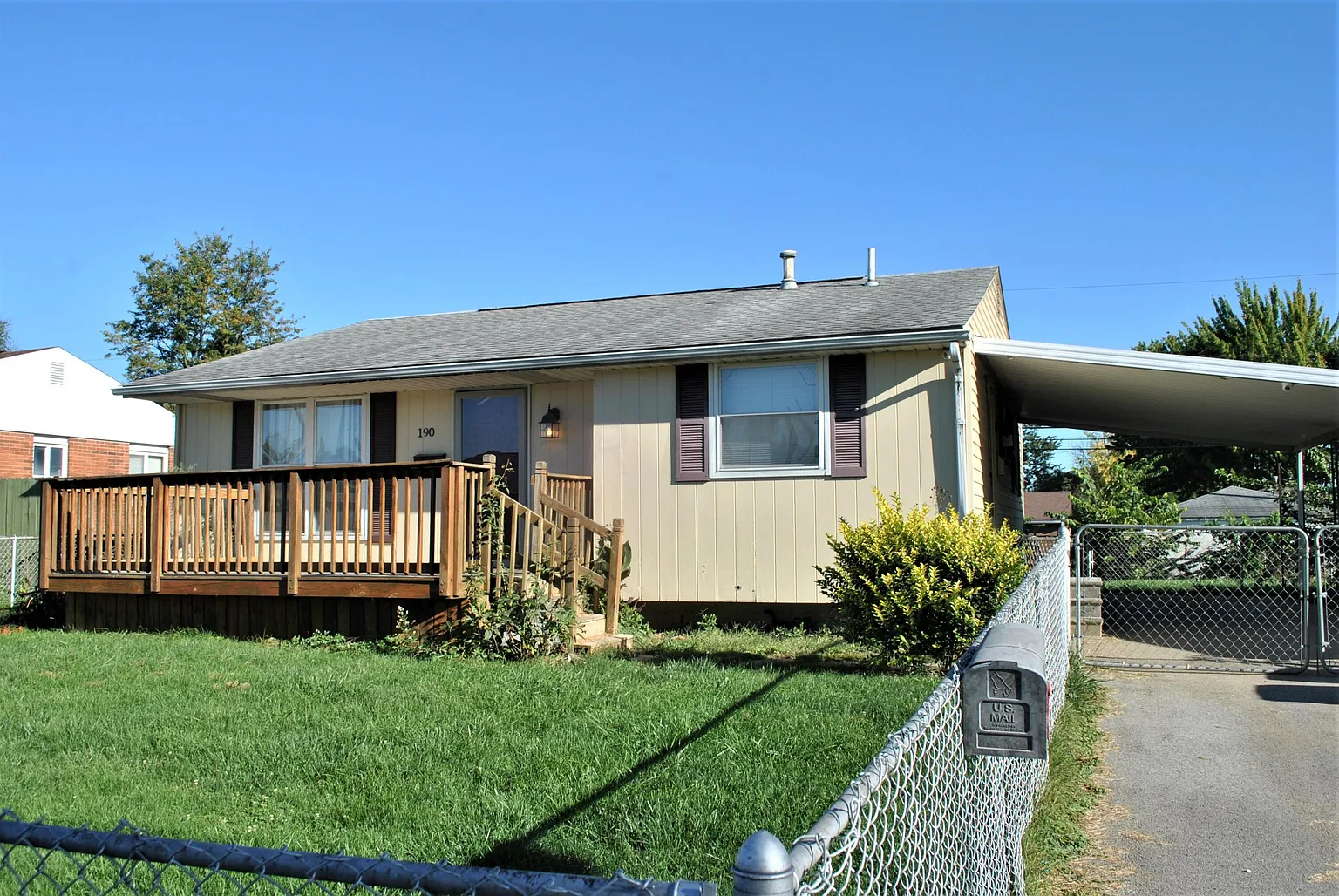 190 Ziegler Ave photo 1