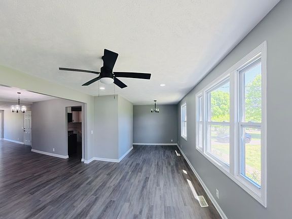 4th image of 4939 Hopedale Dr