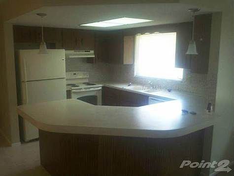 5th image of 219 Earl St