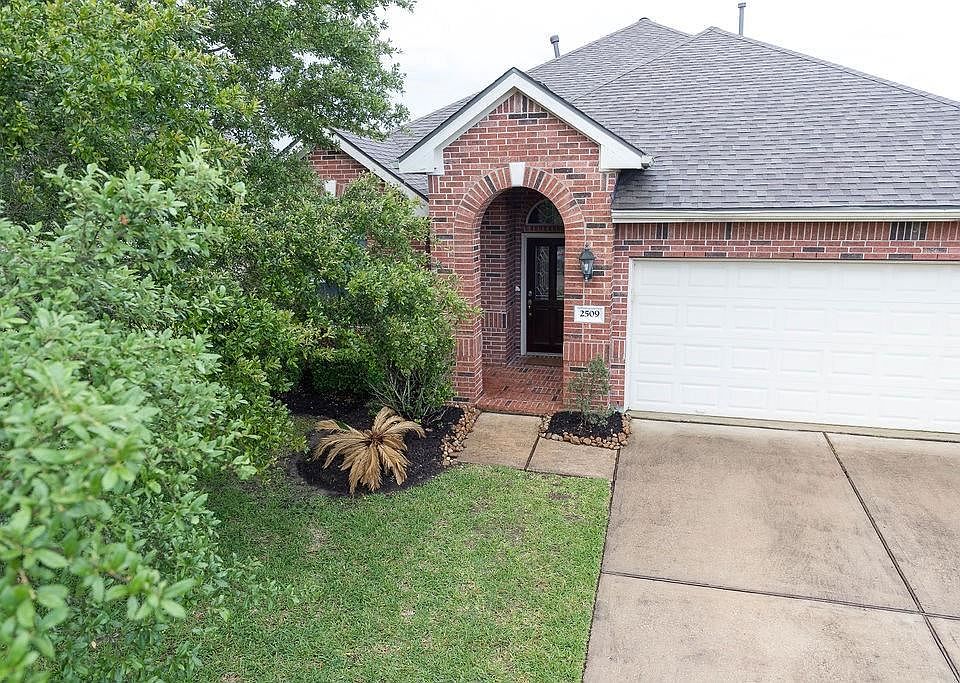 1st image of 2509 Winged Dove Dr