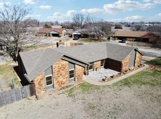 1901 Limestone Rd, Bartlesville, OK 74006