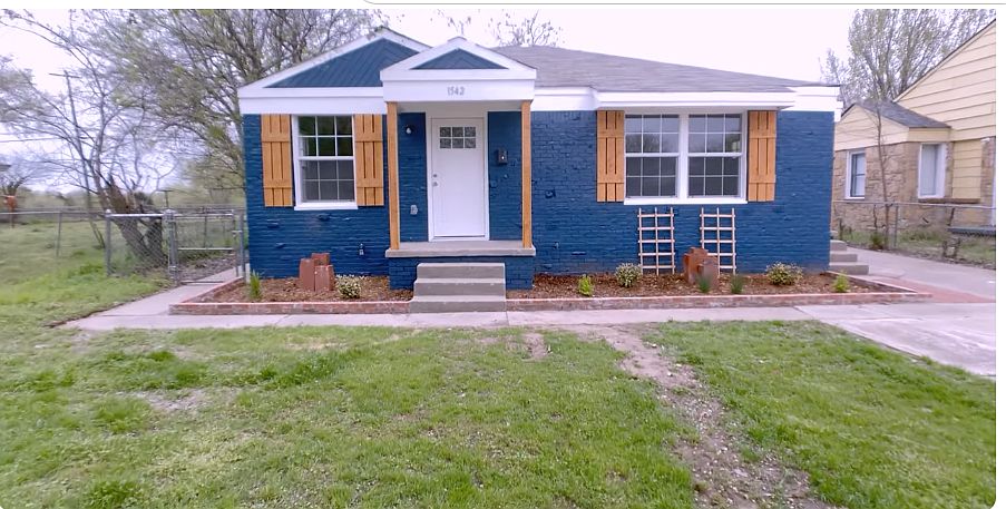 1st image of 1542 NE 42nd St