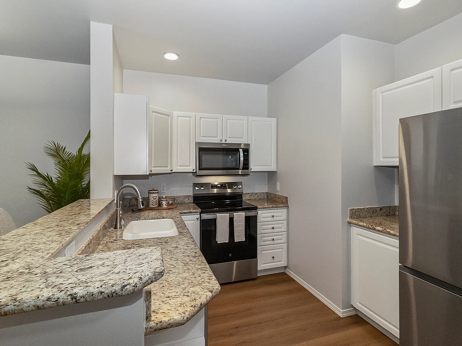 12712 Admiralty Way #F202 Everett, WA 98204 - F202 — Photo 4