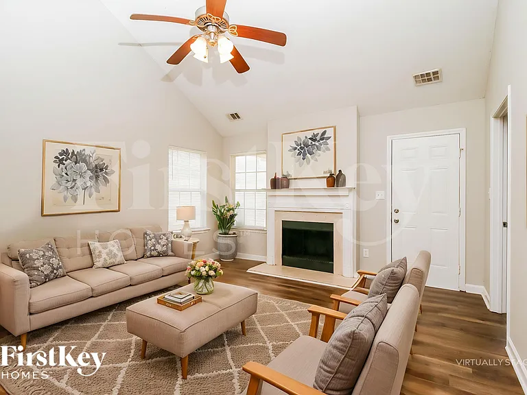 115 Kendall Ln — Photo 4