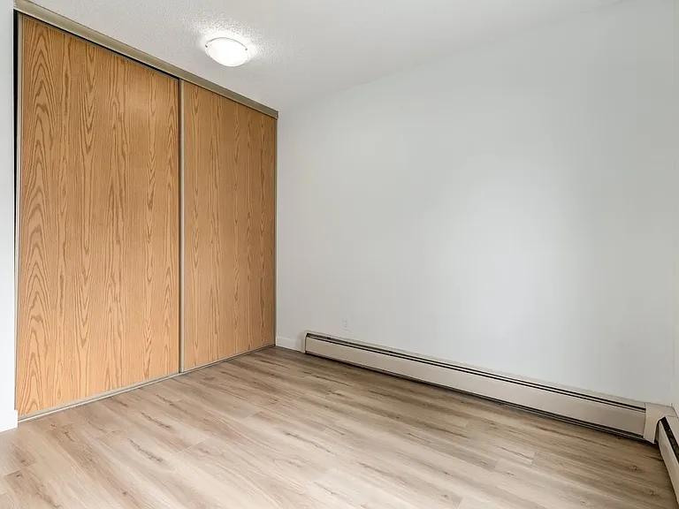 1825 Woodview Dr SW — Photo 15