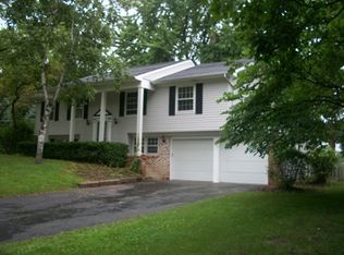 891 Dunham Ln, Buffalo Grove, IL