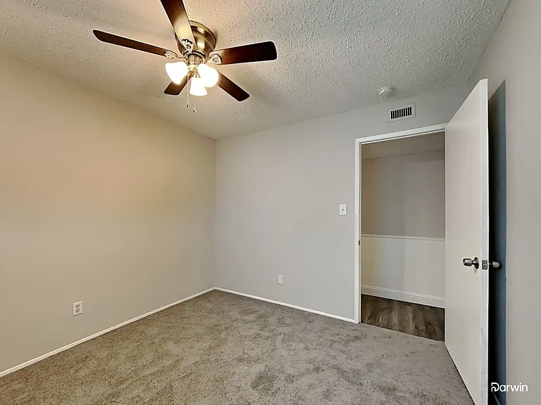 4015 Hartford Dr — Photo 13