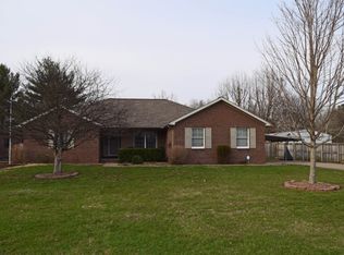 8200 Paulie Dr, Newburgh, IN 47630