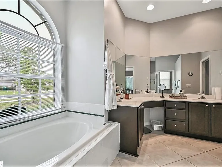 6545 Chestnut Cir — Photo 22