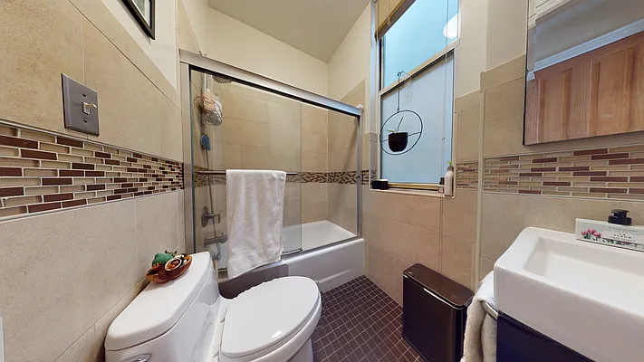 Rented by Compass | media 23