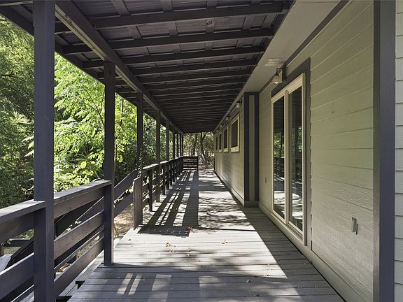 4th image of 1001 Green Tree Dr