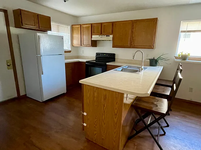 1295 Vondelpark Dr #D — Photo 2