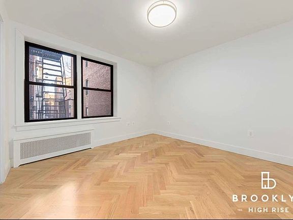 5th image of 11 Crooke Ave APT 1L