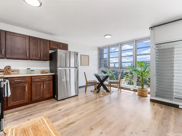 757 Kinalau Pl APT 305, Honolulu, HI 96813