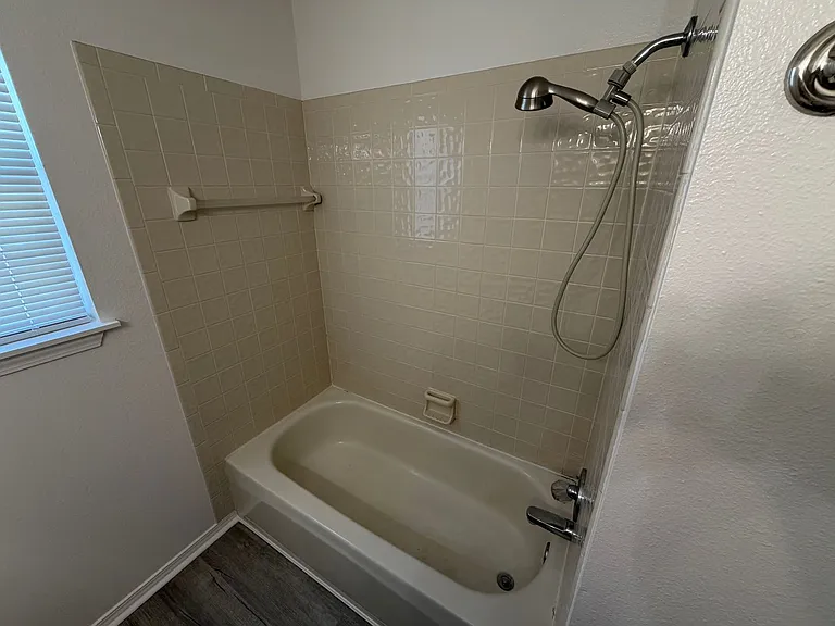 1272 N Tradition Ave — Photo 15
