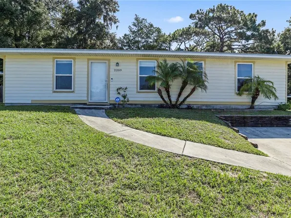 2209 SE 30th Dr, Gainesville, FL 32641