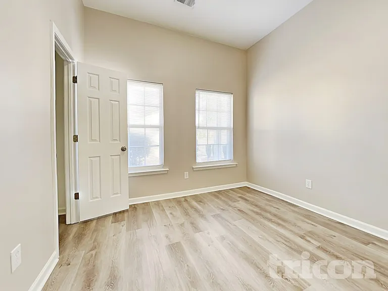 409 Baneberry Ln — Photo 14