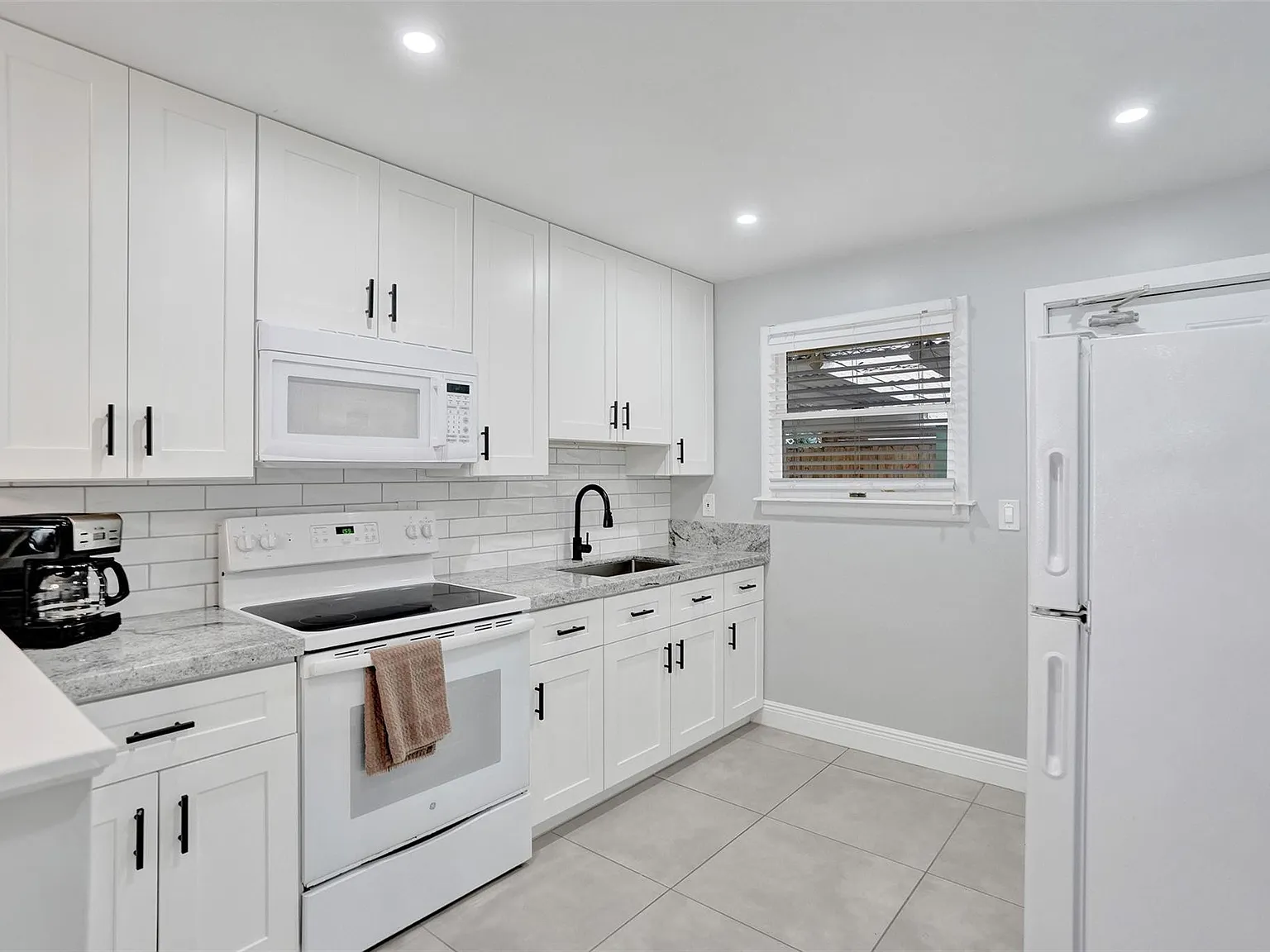Private Gated Unit — Photo 4