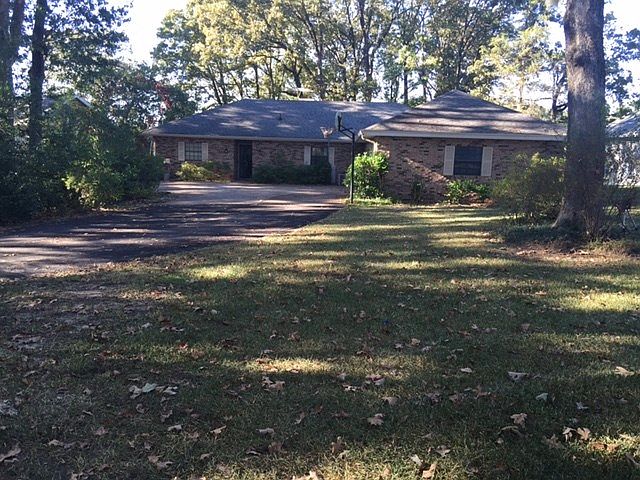 2nd image of 116 Lakeview Ct