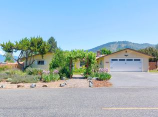 2071 Mayfield Dr, Grants Pass, OR 97527