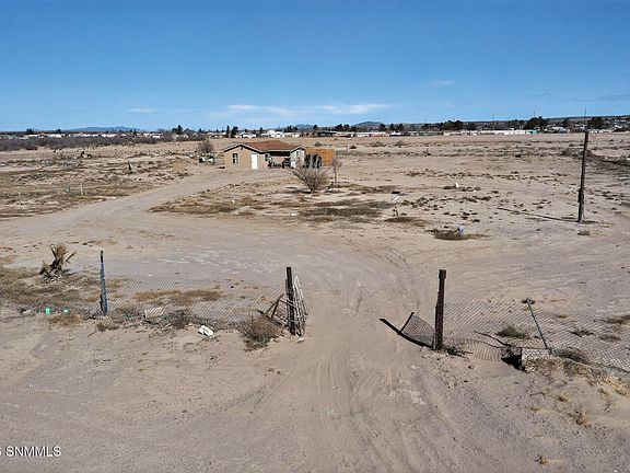 4th image of 102 Coors Rd