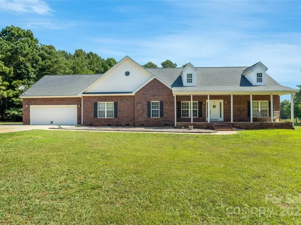 1225 Timber Run Dr, Dallas, NC 28034