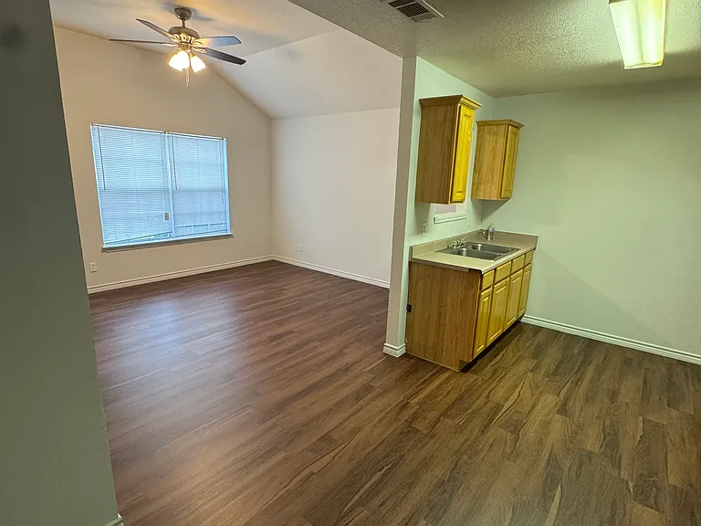 1104 S Terrace St #A — Photo 13