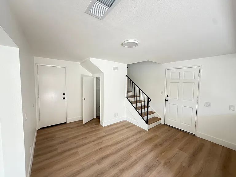 1580 Park Ave — Photo 6