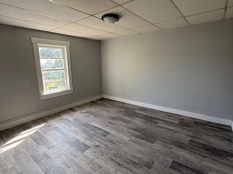340 1/2 McPheron Ave — Photo 2
