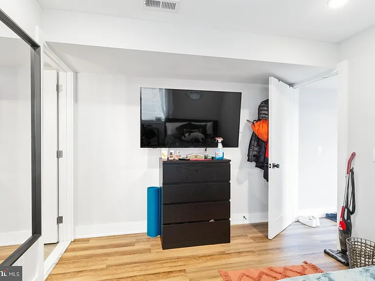 3965 Lancaster Ave #204 — Photo 9