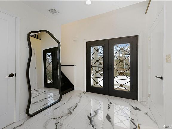 4th image of 12 Red Brook Road